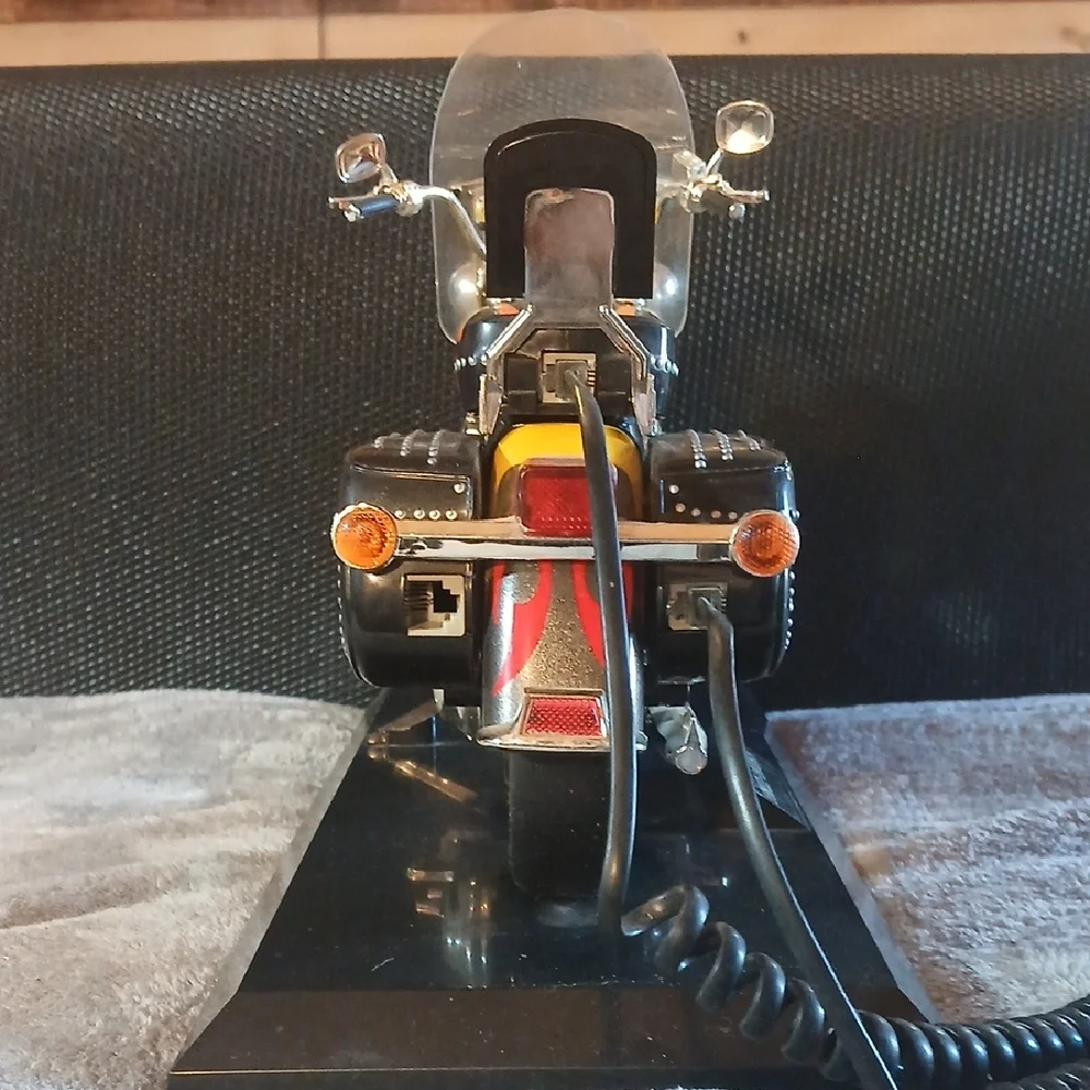Harley-Davidson Black and Silver Motorcycle Telephone with Flame Accents - Picture 5 of 5